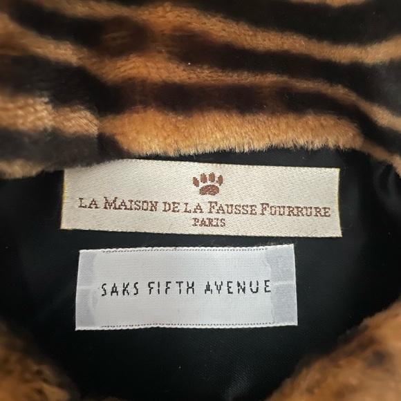 Saks Fifth Avenue clutch - Picture 5 of 5